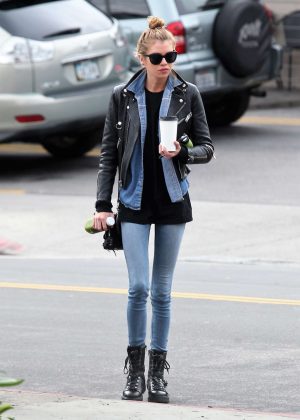 Stella Maxwell in jeans out shopping in Los Feliz
