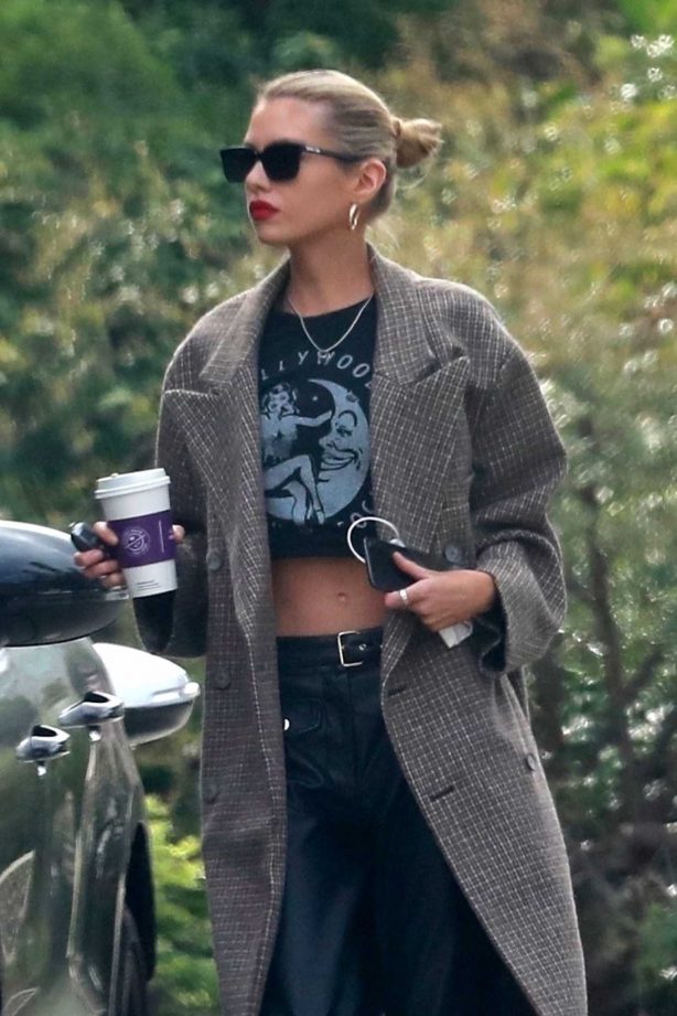 Stella Maxwell - Visiting friends in Los Angeles