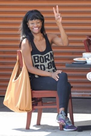 Sufe Bradshaw - Lunch candids at Kings Cafe in Los Angeles