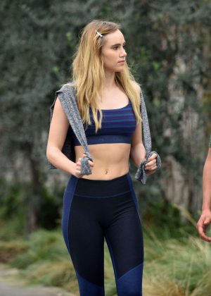 Suki Waterhouse in Tights hike with a personal trainer in Los Angeles