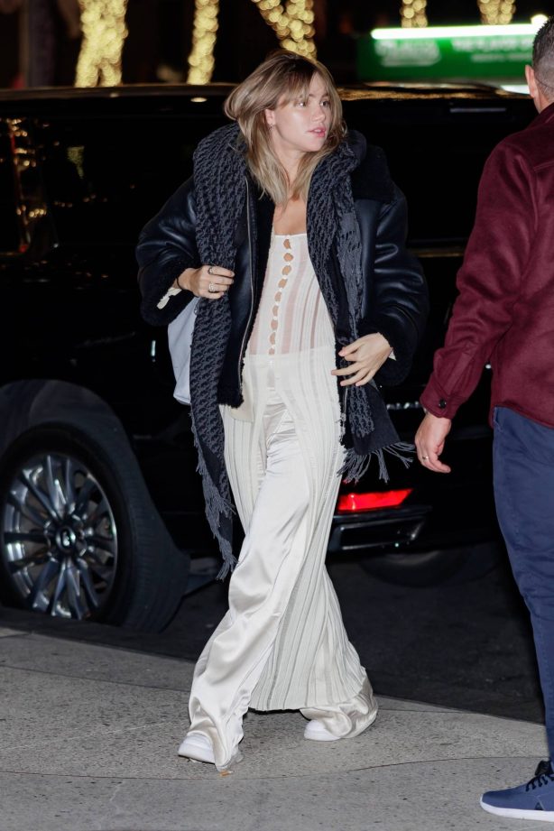 Suki Waterhouse - Seen at the after party for 'Poor Things' at Avra in New York