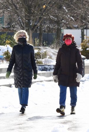 Susan Sarandon and Jessica Lange - Out for a stroll in Manhattan's Downtown