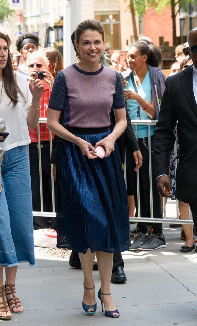 Sutton Foster - Arrives at AOLBuild studios in New York City