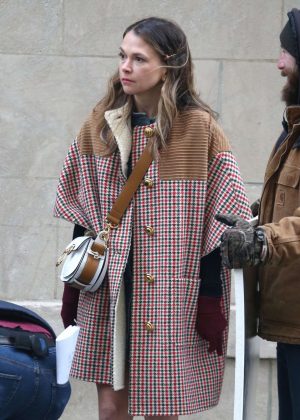 Sutton Foster - Filming 'Younger' in Brooklyn