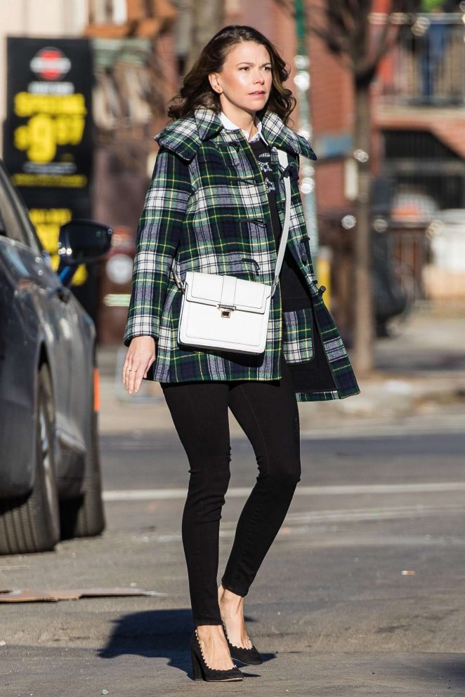 Sutton Foster - On the set of 'Younger' in New York