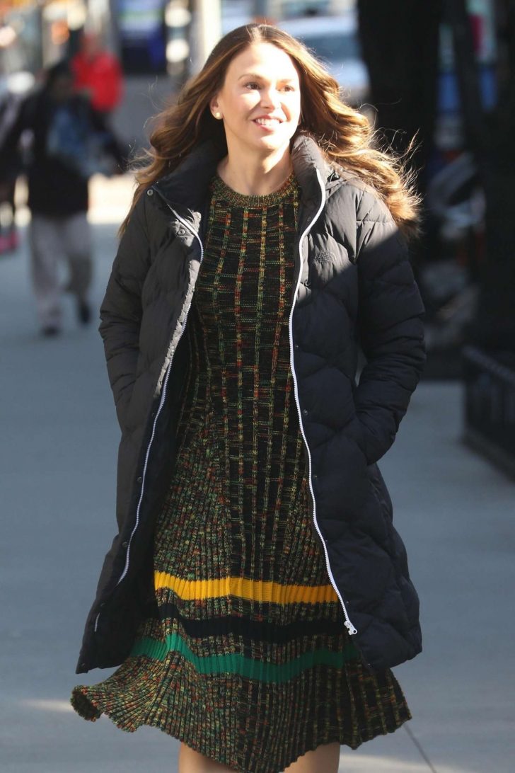 Sutton Foster - On the set of 'Younger' in New York