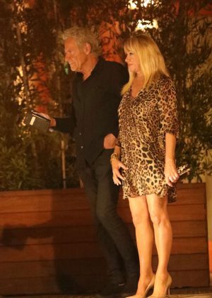 Suzanne Somers - Leaving Soho house in Malibu