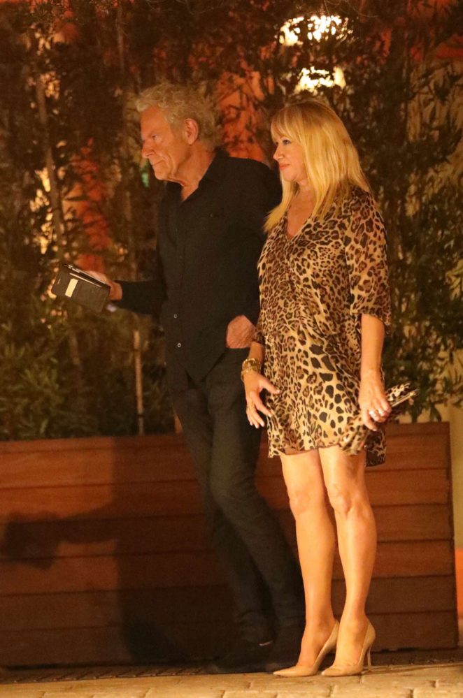 Suzanne Somers - Leaving Soho house in Malibu