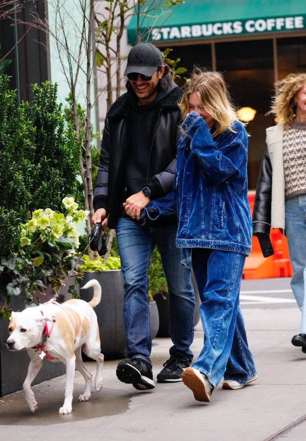 Sydney Sweeney - With fiance Jonathan Davino walk their dog in New York