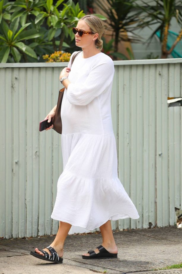 Sylvia Jeffreys - Lok radiant while out in Sydney