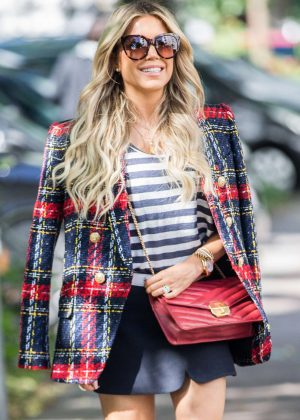 Sylvie Meis - Arriving at her apartment in Hamburg