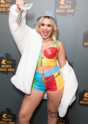 Tallia Storm - 2018 KISS Haunted House Party in London