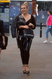 Tallia Storm - Out and about in London
