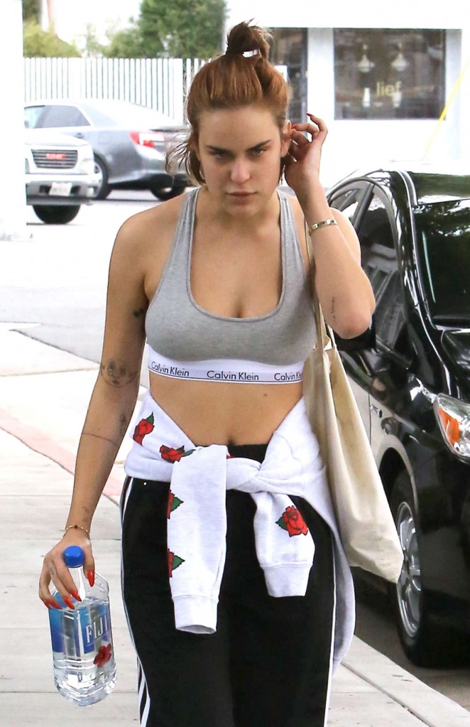 Tallulah Willis in Sports Bra Leaves a Gym in Los Angeles