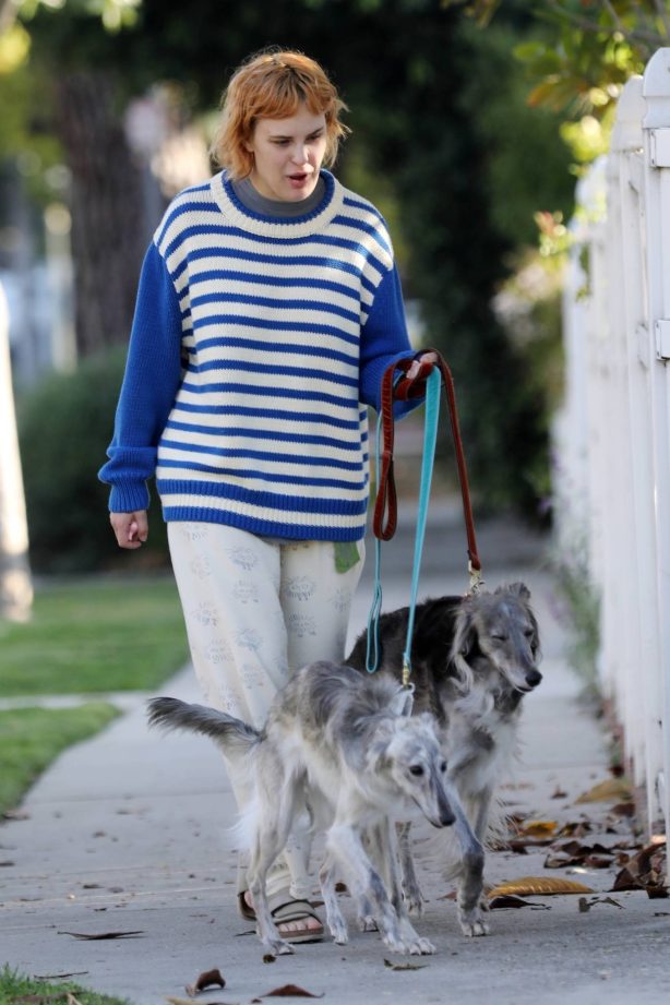 Tallulah Willis - On a dog walk in Los Angeles