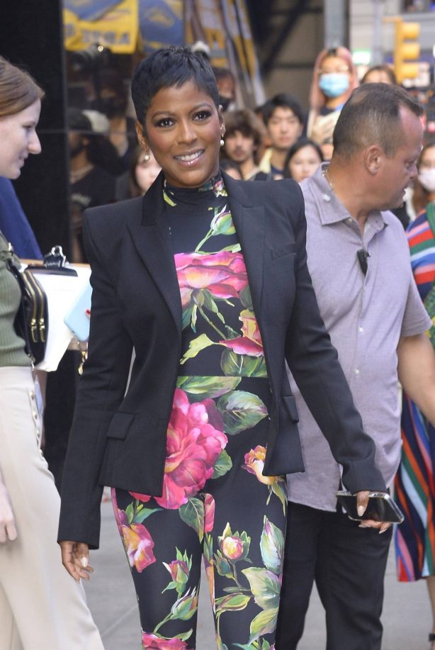Tamron Hall - Spotted at Good Morning America in a floral attire in New York