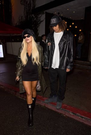 Tana Mongeau - Grabs dinner at Catch Steak in West Hollywood