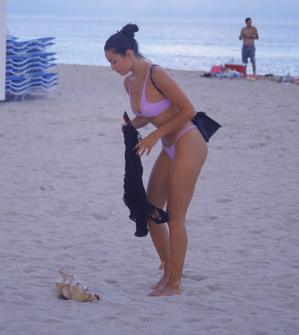 Tao Wickrath â€“ Bikini photoshoot on Miami beach