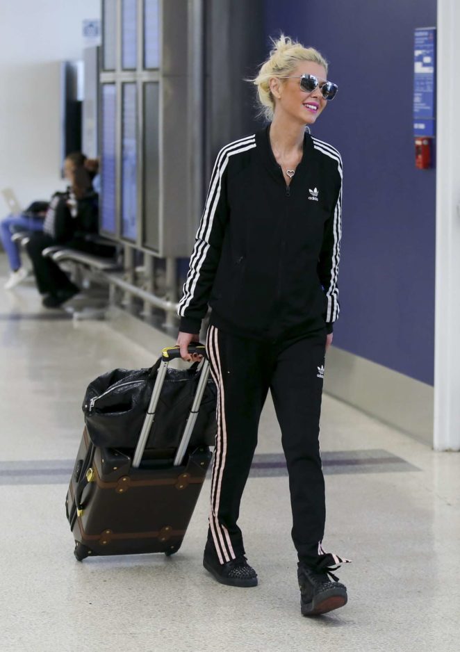 Tara Reid at LAX airport in Los Angeles