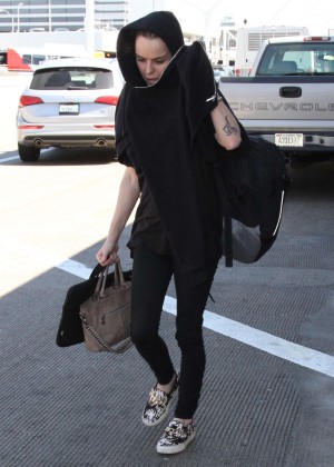 Taryn Manning - Arriving at LAX Airport in Los Angeles