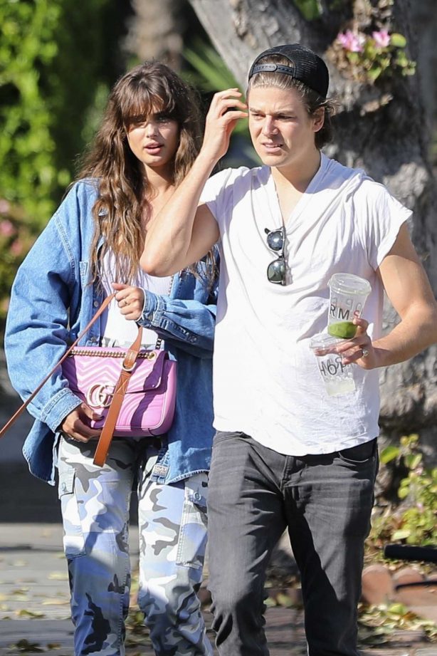 Taylor Hill and Daniel Fryer - Stop by the Urth cafe with their pooch in Los Angeles