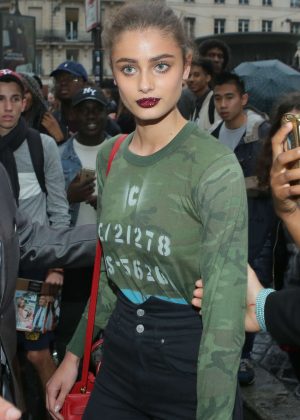 Taylor Marie Hill - Versace Spring Summer 2017 Fashion Show in Paris