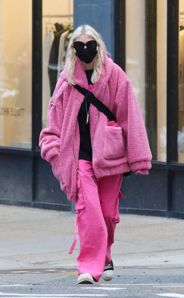 Taylor Momsen - Pictured in all pink outfit in New York
