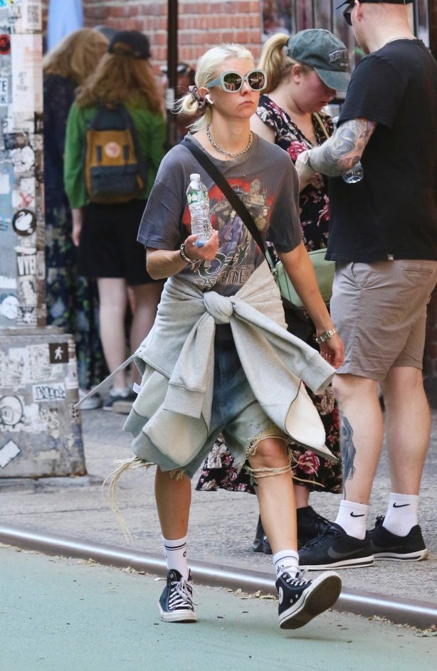 Taylor Momsen - Spotted leaving the gym in Manhattan