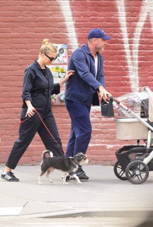 Taylor Neisen - With Liev Schreiber enjoy a stroll out in Manhattan’s SoHo neighborhood