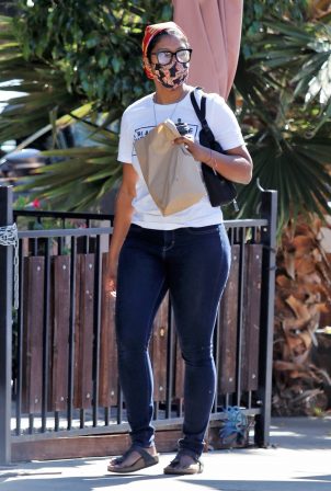 Taylor Simone Ledward - Out for a snack to-go in Los Angeles