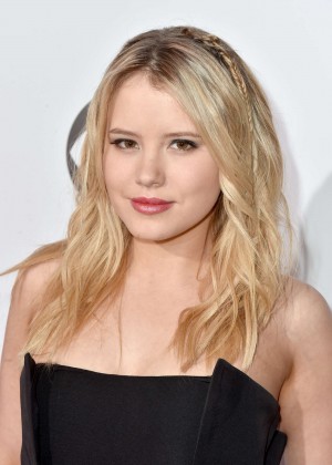 Taylor Spreitler - 41st Annual People's Choice Awards in LA