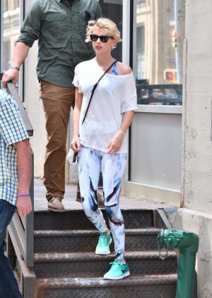 Taylor Swift in Tights Leaving Her Gym in Manhattan