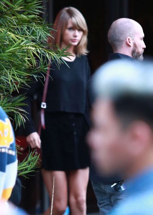 Taylor Swift - Leaving a studio in Beverly Hills