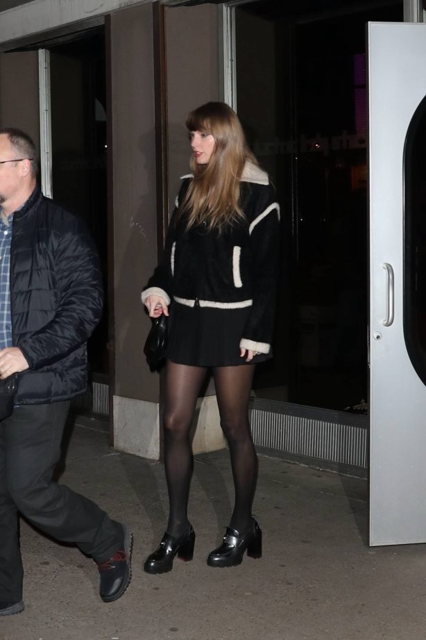 Taylor Swift - Leaving Electric Lady Studios New York