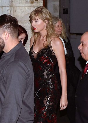 Taylor Swift - Leaving Lincoln Center in New York City