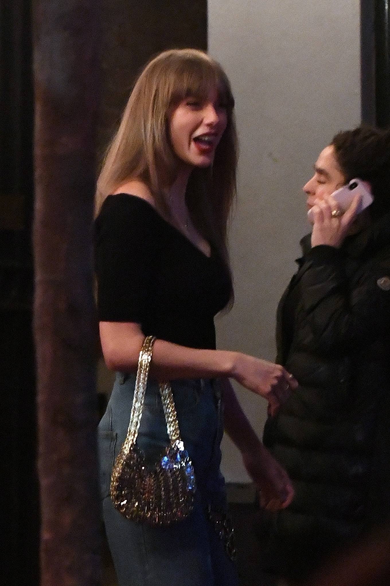 Taylor Swift 2023 : Taylor Swift – Out to dinner at Via Carota with Jack Antonoff and Margaret Qualley-06