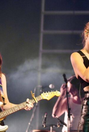 Taylor Swift - Perform at the Haim concert in London