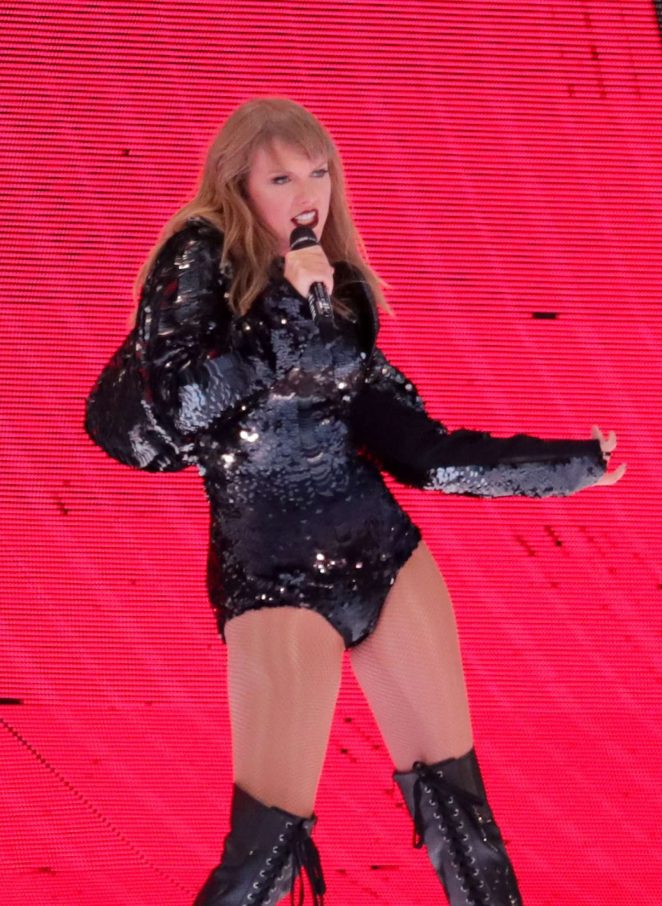 Taylor Swift - Reputation Tour in Louisville