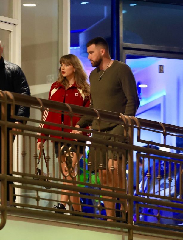 Taylor Swift - Seen at Sushi Park in Lis Angeles