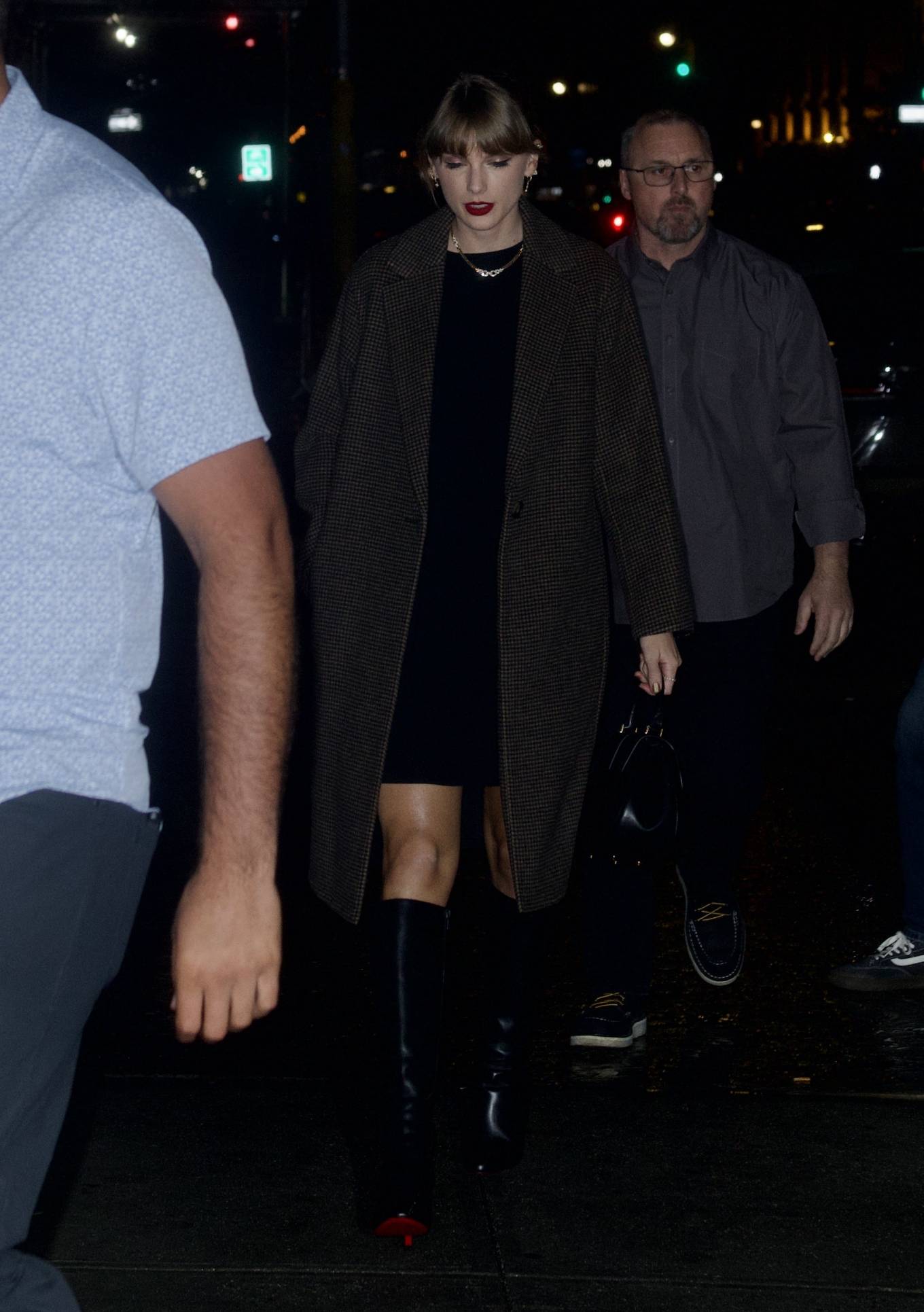 Taylor Swift 2023 : Taylor Swift – With Laura Dern, Greta Gerwig and Zoe Kravitz at Il Buco in New York-01