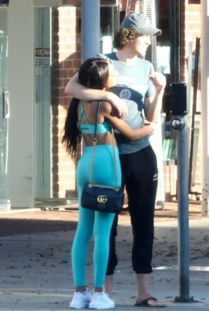 Teala Dunn - Holds hands with a mystery man while out in Los Angeles