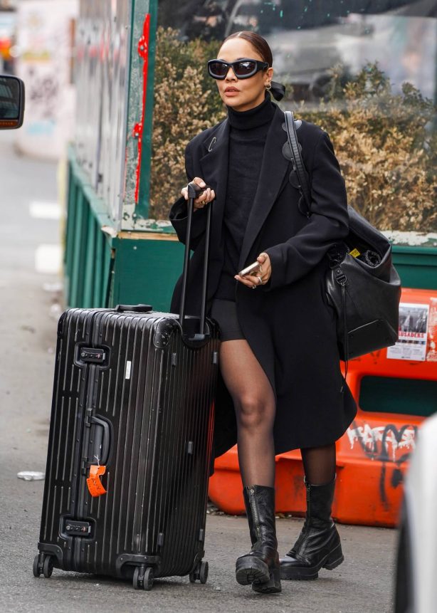 Tessa Thompson - Checks out of her hotel in New York