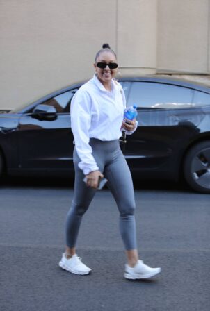 Tia Mowry - Seen on her way to the gym in Studio City