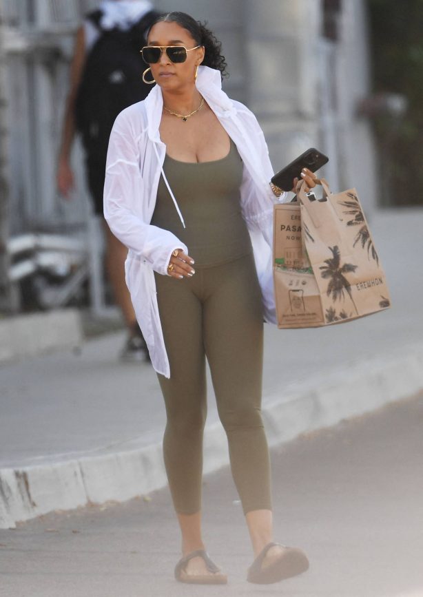 Tia Mowry - Shopping at Erewhon Market in Los Angeles
