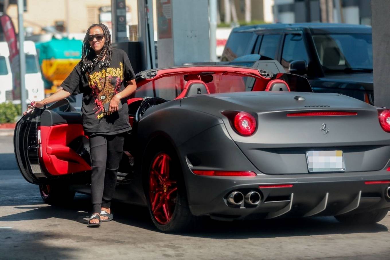 Tinashe 2020 : Tinashe – Seen Driving Her Ferrari Out in Beverly Hills-02