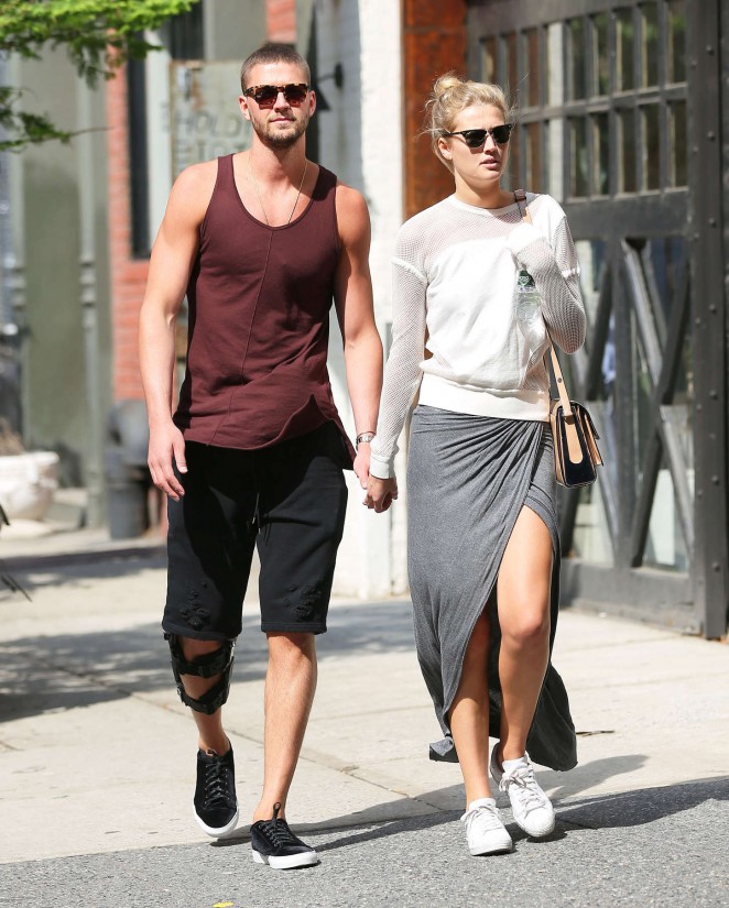 Toni Garrn With her new boyfriend out in NYC