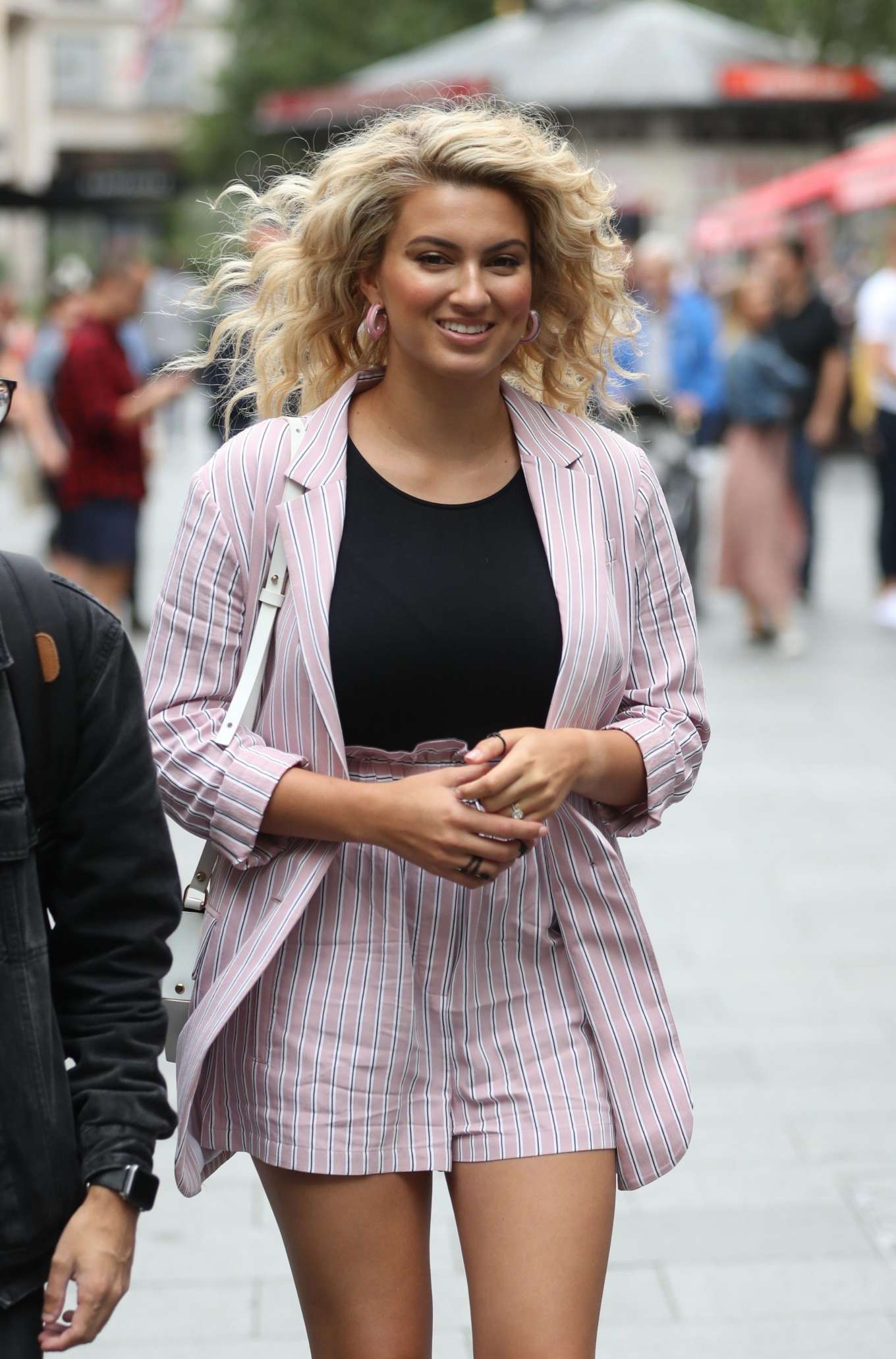 Tori Kelly - Arrives at Global Offices in London
