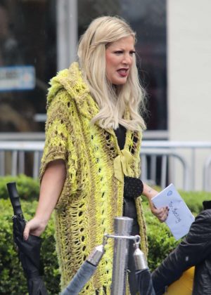 Tori Spelling - Out in Los Angeles