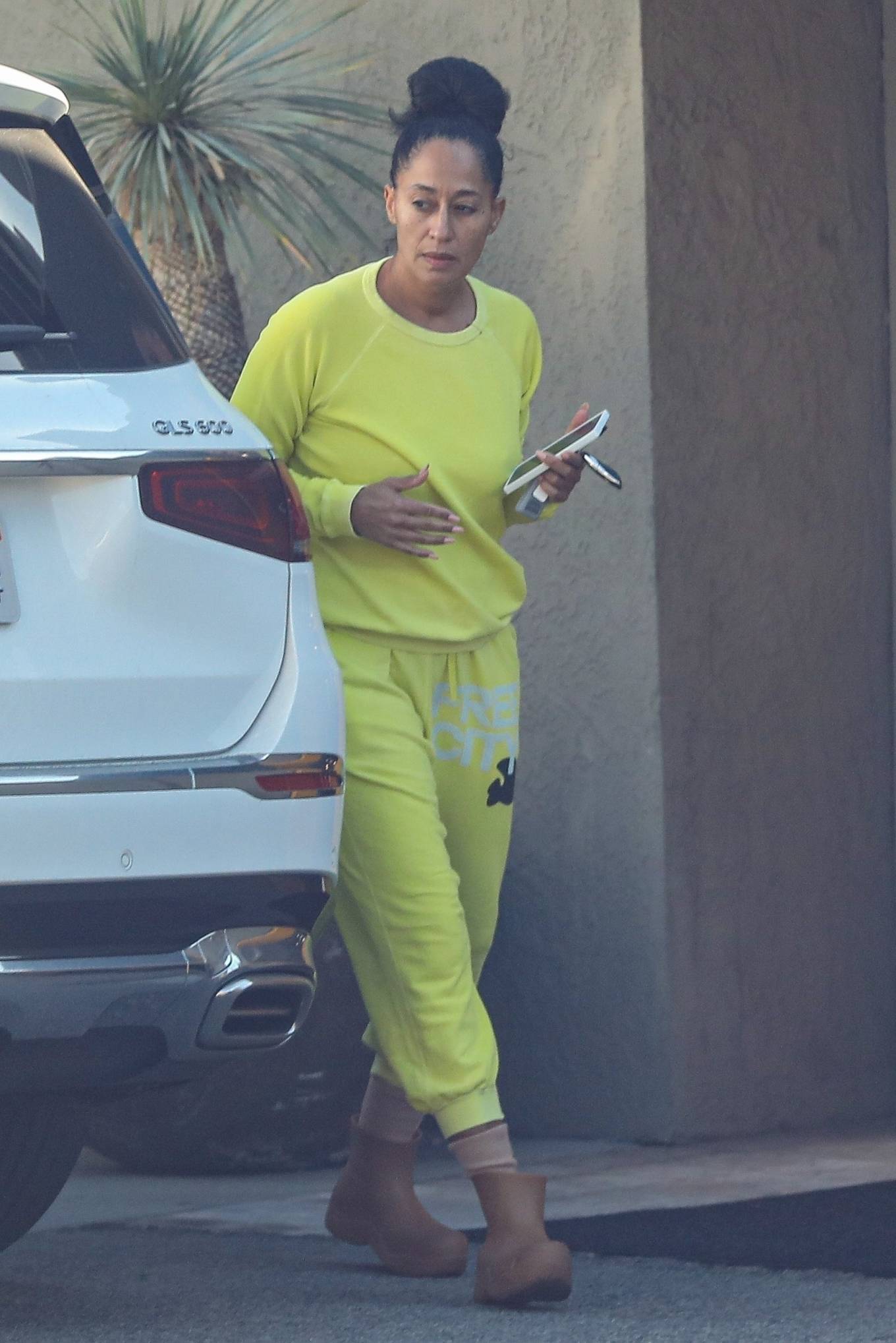 Index of /wp-content/uploads/photos/tracee-ellis/ross-leaving-a-gym-in ...