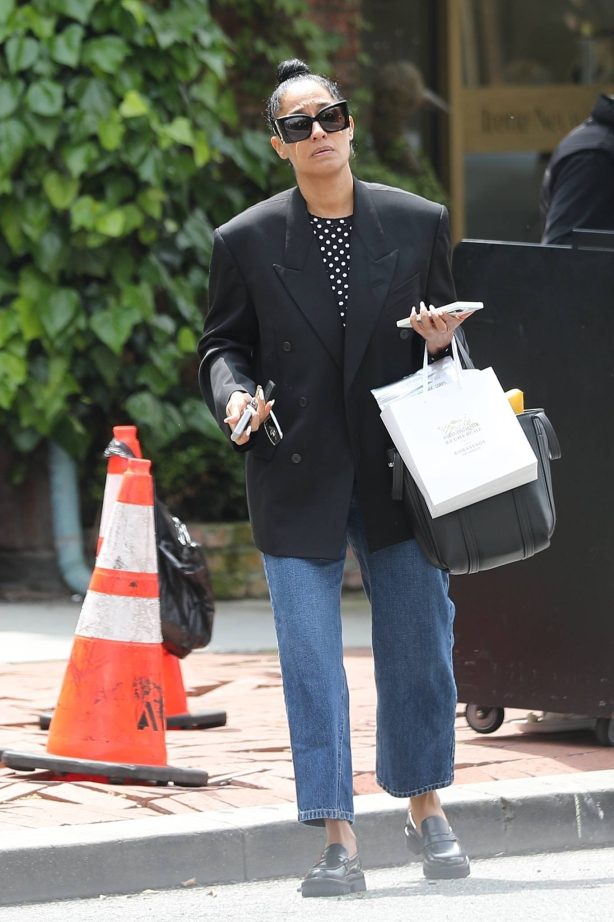 Tracee Ellis Ross - Shopping candids at Melrose Place in West Hollywood